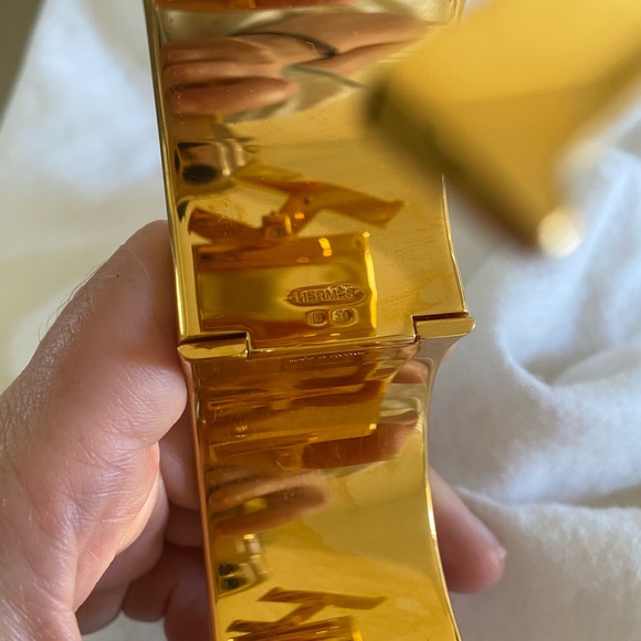 Hermes Red and Gold Clic Clac Cuff Bracelet - Picture 4 of 5